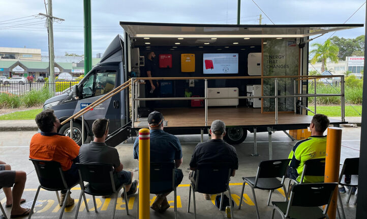 Sunny mobile Solar Academy