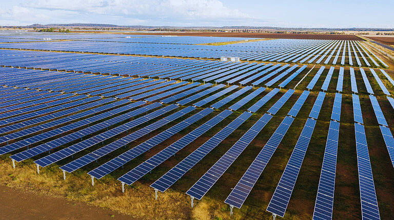 Australia’s Largest 1.35 GW Hybrid Solar and Storage Project Gains Grid Connection with SMA’s Grid-Forming Technology